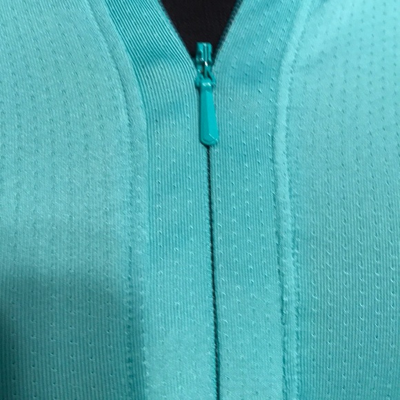 Under Armour golf/tennis/ sports shirt - Picture 6 of 8